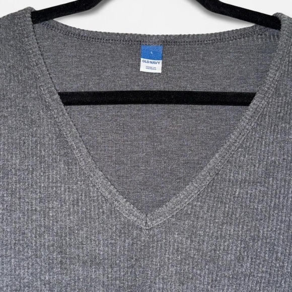 Gray V-Neck Ribbed Women's Top - Picture 4 of 4